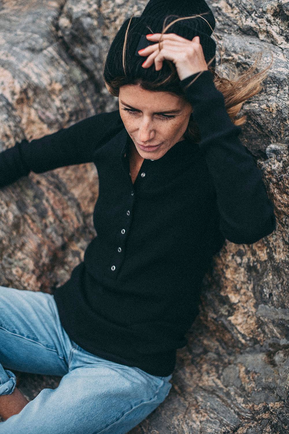 BY THE WAY LONGSLEEVE black