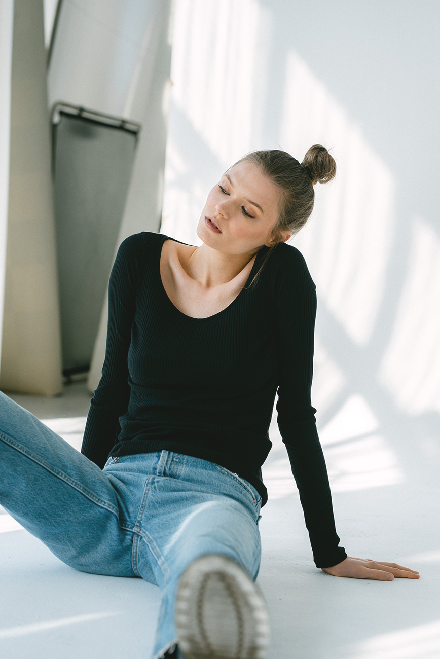 GRACE LONGSLEEVE black rozm. M (brak skaz, ostatnie sztuki)